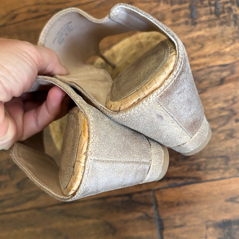 DONALD PLINER Champaign Women's Wedge Sandals - Picture 3 of 4
